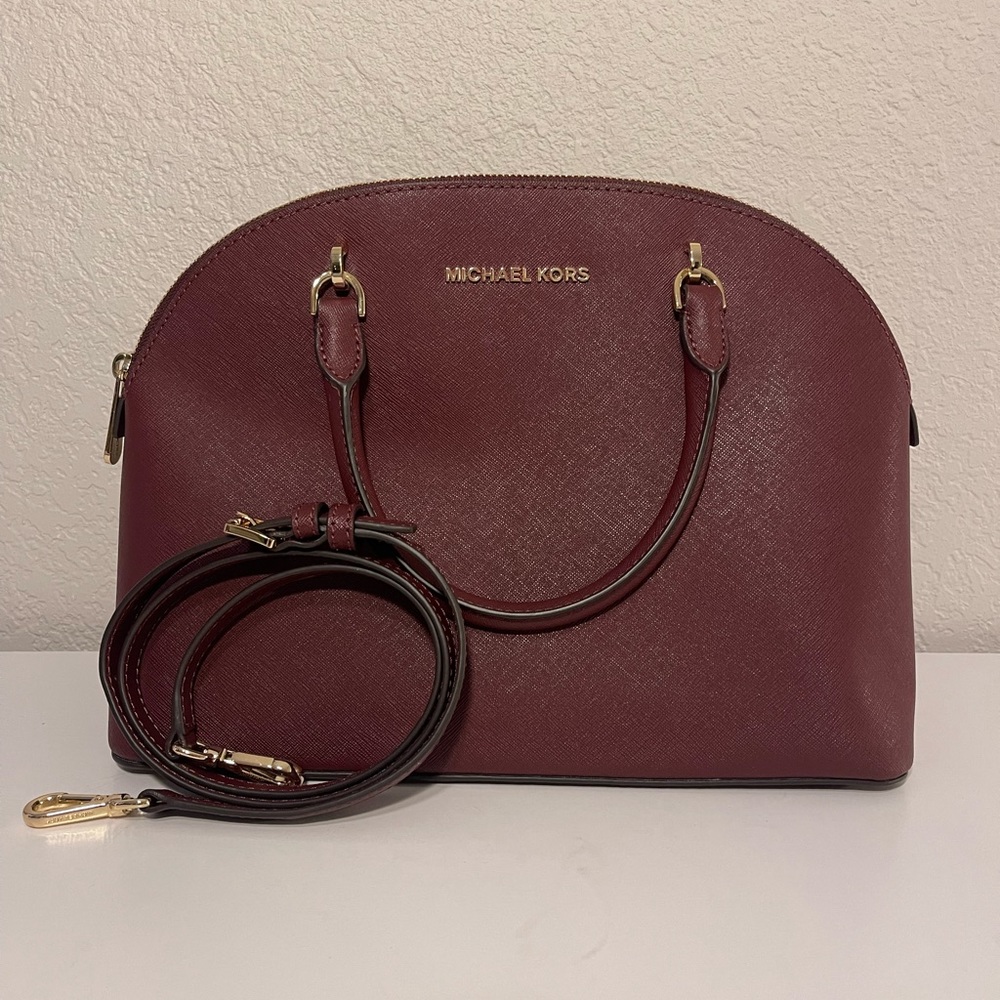 Michael Kors Round Emmy purse with cross body strap
